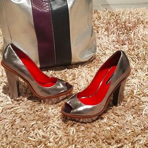 Charles Jourdan Paris metallic Pewter Heels pewter